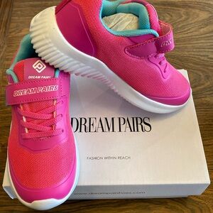 New in box girls pink sneakers